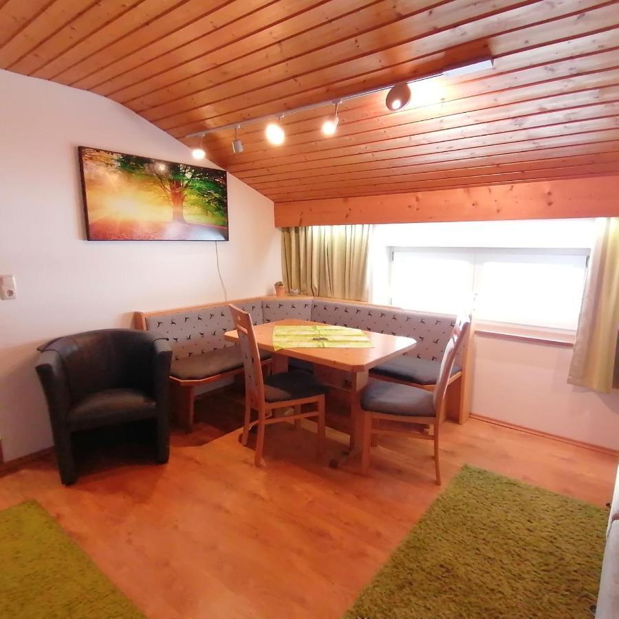 Haus Hubertus Apartment Hochfilzen Bagian luar foto